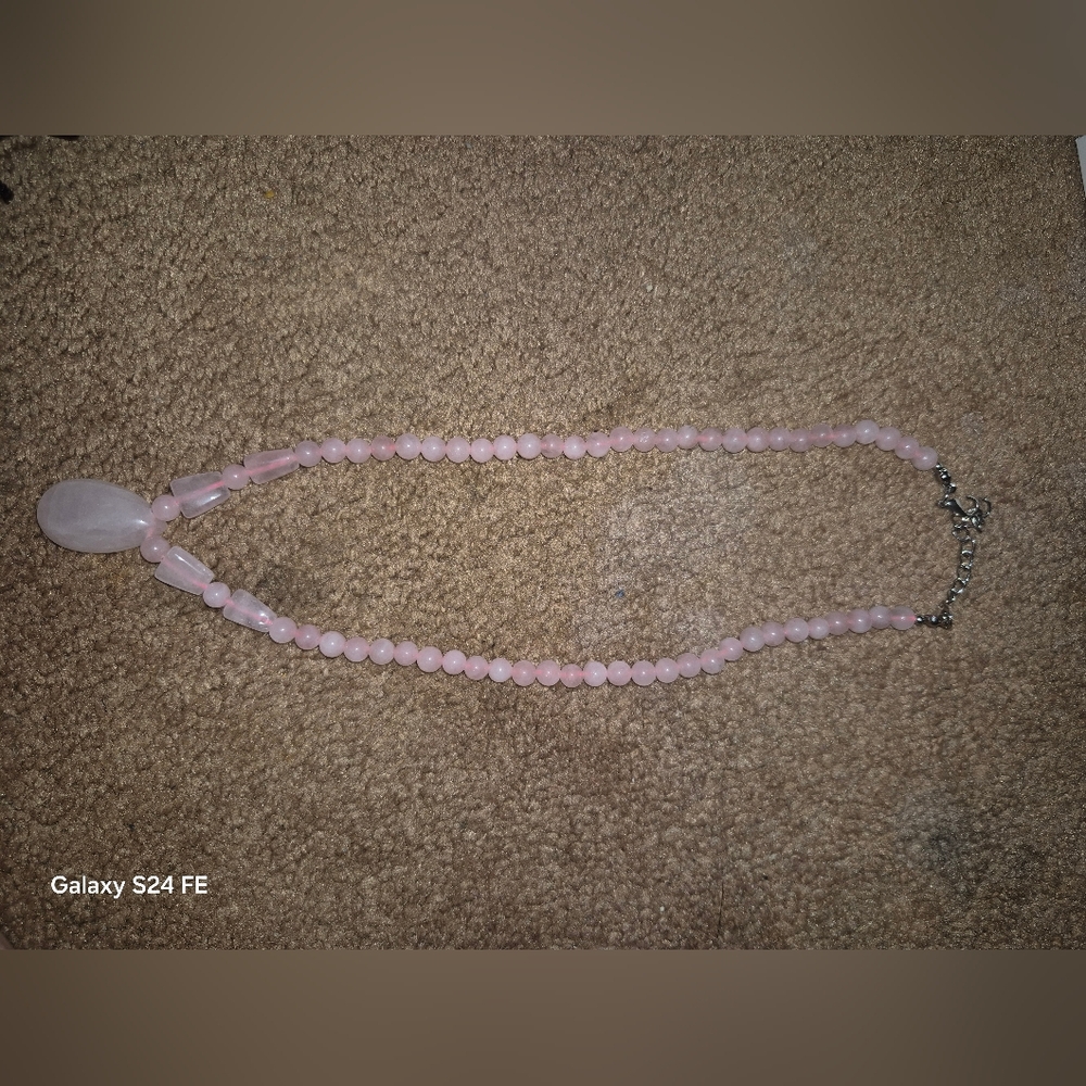 Elegant Pink Rose Qaurtz Necklace